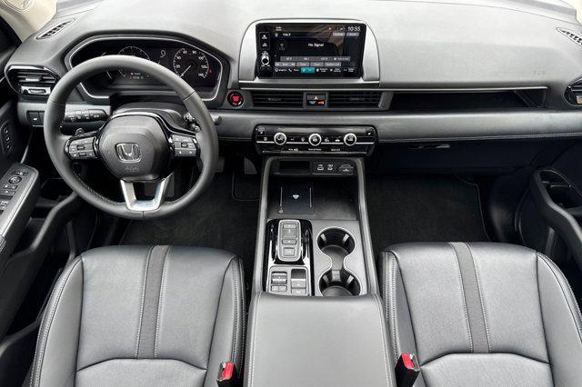 new 2025 Honda Pilot car, priced at $52,995