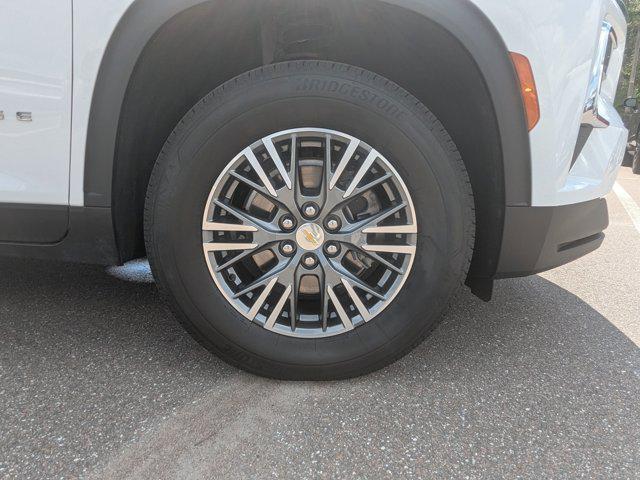 used 2024 Chevrolet Traverse car, priced at $32,146