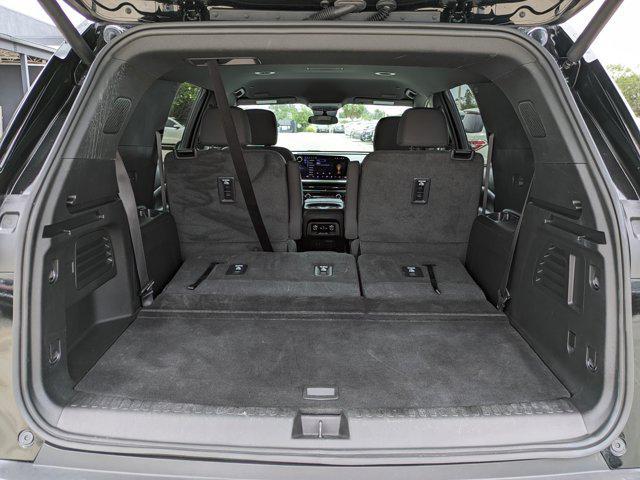 used 2024 Chevrolet Traverse car, priced at $36,593