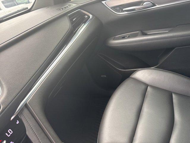 used 2022 Cadillac XT6 car, priced at $27,981