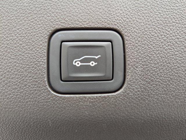 used 2023 GMC Yukon car, priced at $47,282