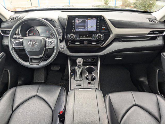 used 2022 Toyota Highlander car, priced at $34,450