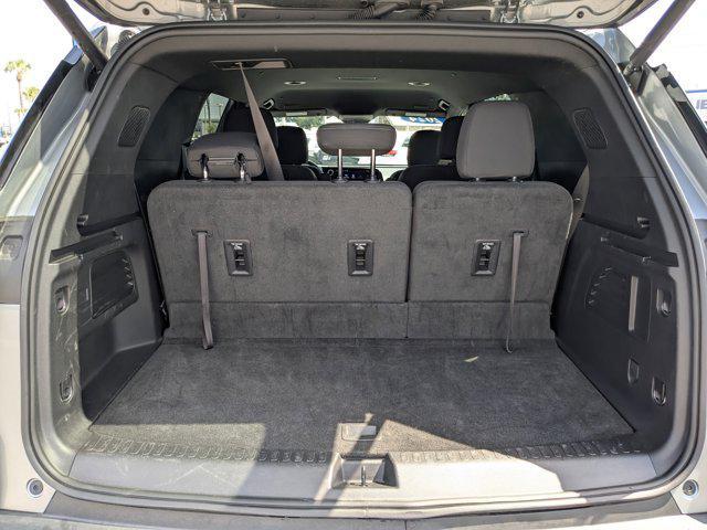 used 2024 Chevrolet Traverse car, priced at $38,592