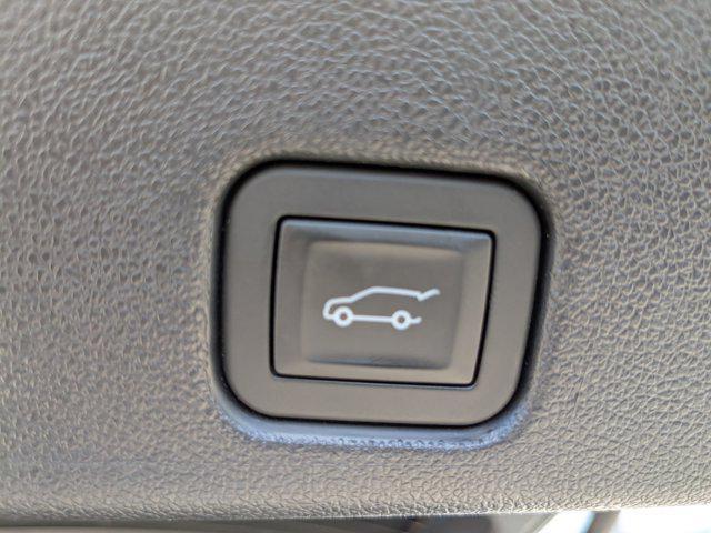used 2024 Chevrolet Traverse car, priced at $38,592