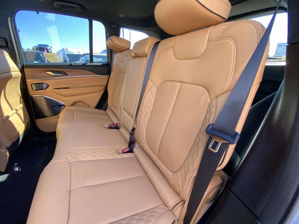 new 2025 Jeep Grand Cherokee car, priced at $61,858