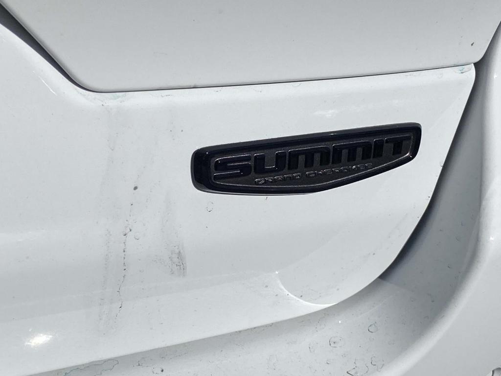 new 2025 Jeep Grand Cherokee car, priced at $61,858