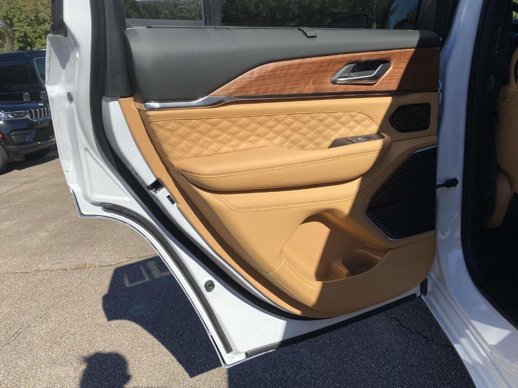 new 2025 Jeep Grand Cherokee car, priced at $62,767