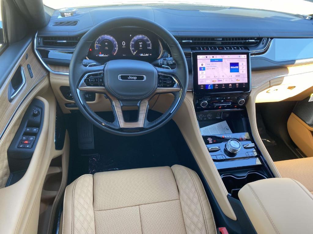 new 2025 Jeep Grand Cherokee car, priced at $61,858