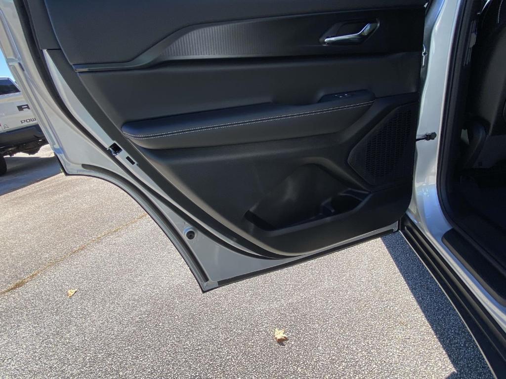 new 2025 Jeep Grand Cherokee L car, priced at $44,092