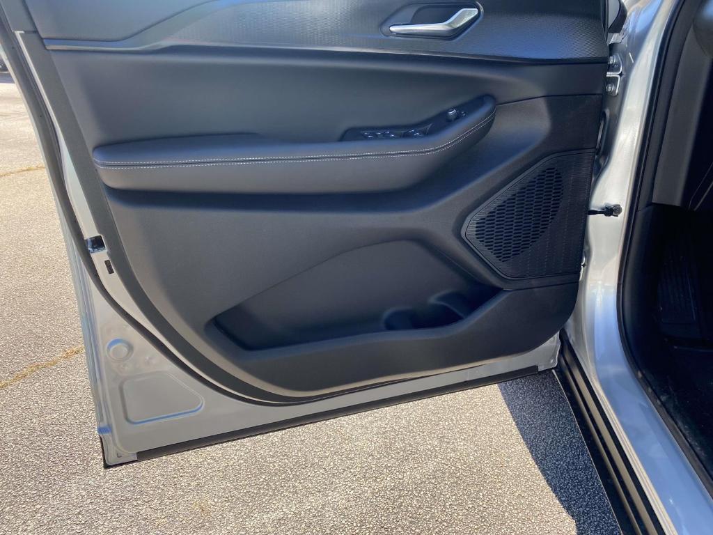 new 2025 Jeep Grand Cherokee L car, priced at $44,092