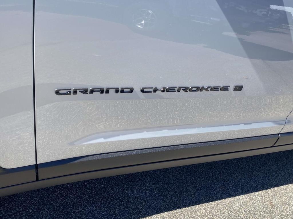 new 2025 Jeep Grand Cherokee L car, priced at $44,092