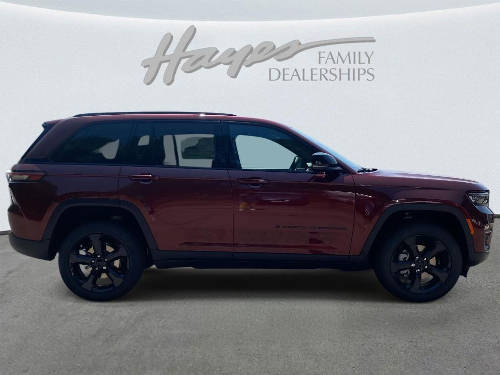 new 2025 Jeep Grand Cherokee car, priced at $43,897