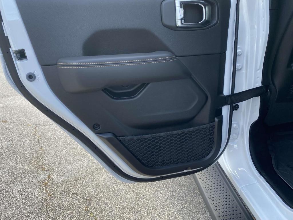 new 2025 Jeep Wrangler car, priced at $55,418