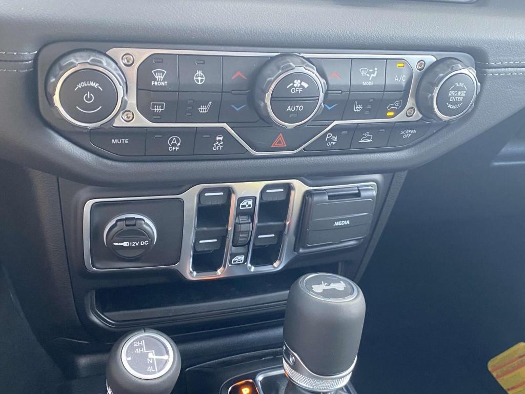 new 2025 Jeep Wrangler car, priced at $55,418