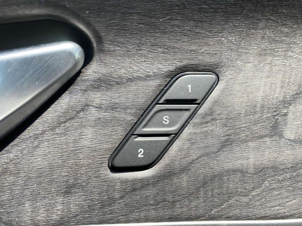 used 2022 Jeep Grand Cherokee car, priced at $30,999