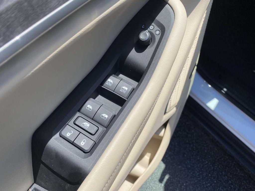used 2022 Jeep Grand Cherokee car, priced at $30,999
