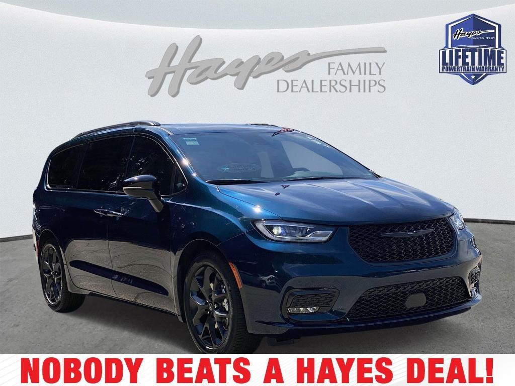 new 2025 Chrysler Pacifica car, priced at $47,953