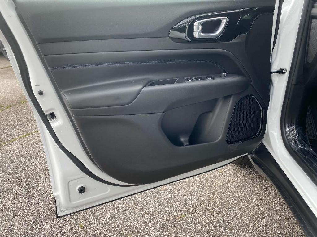 new 2025 Jeep Compass car, priced at $28,355
