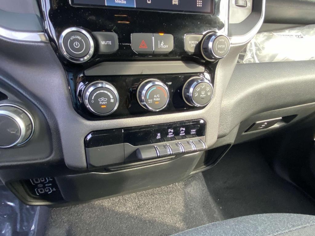 new 2025 Ram 1500 car, priced at $39,978