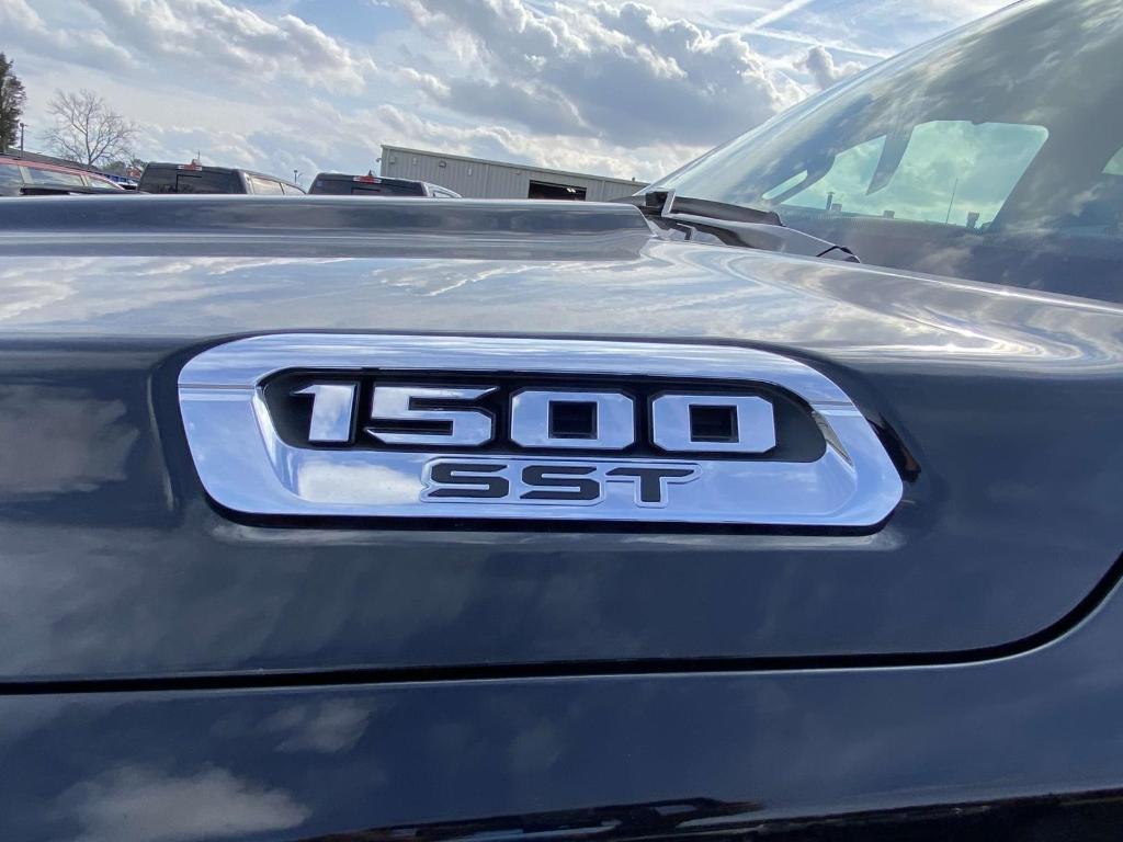 new 2025 Ram 1500 car, priced at $39,978