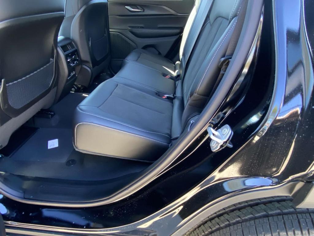 new 2025 Jeep Grand Cherokee car, priced at $43,263