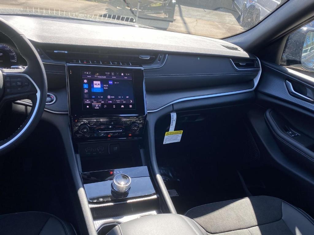new 2025 Jeep Grand Cherokee car, priced at $43,263