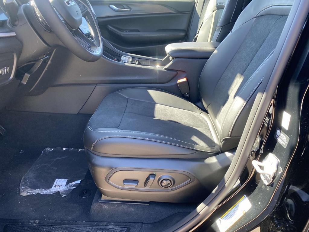 new 2025 Jeep Grand Cherokee car, priced at $43,263