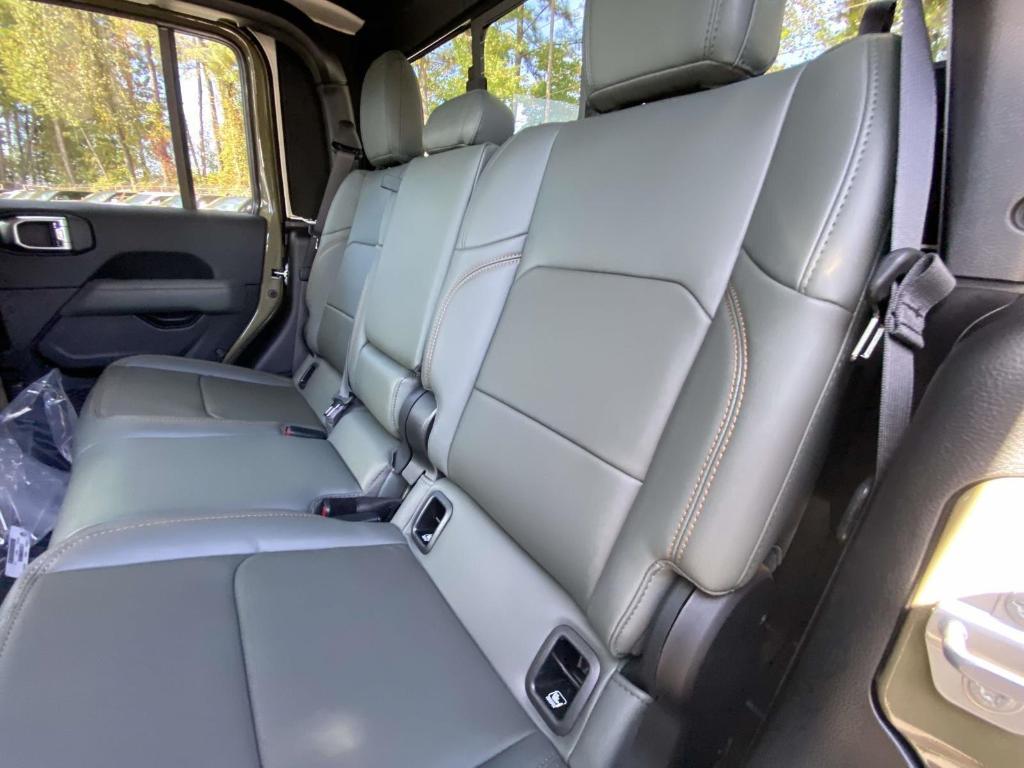 new 2025 Jeep Gladiator car, priced at $57,257