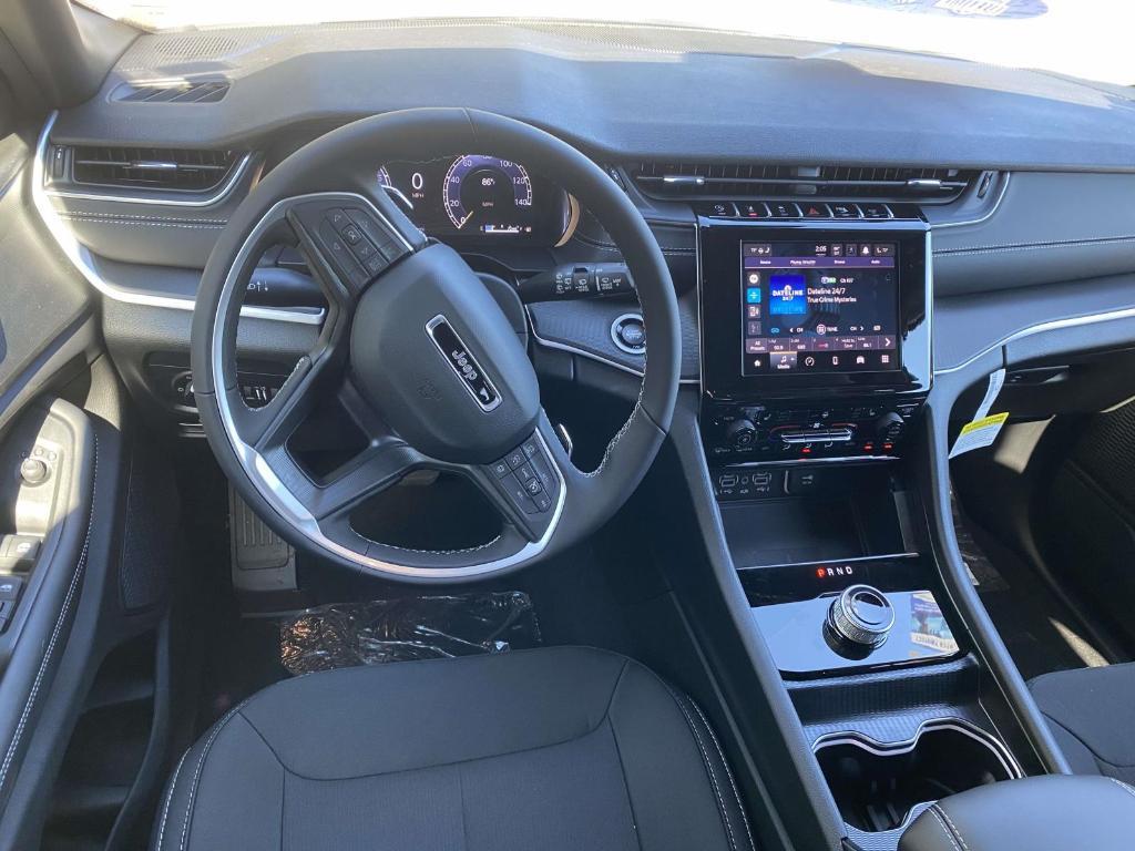 new 2025 Jeep Grand Cherokee car, priced at $40,573