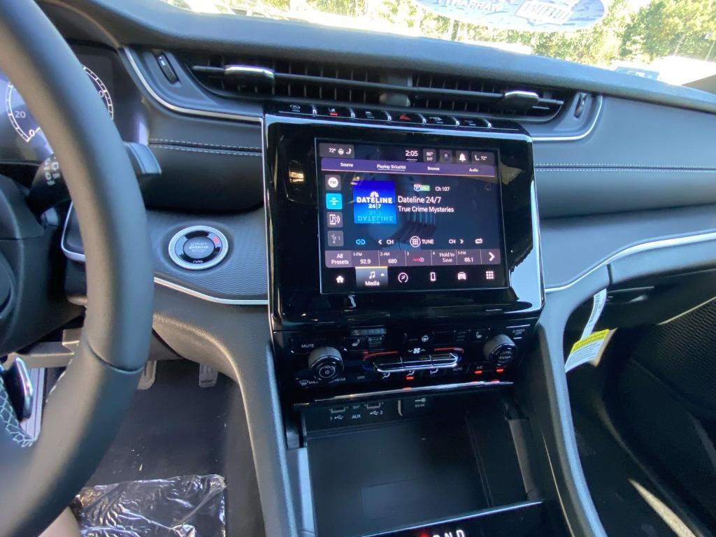 new 2025 Jeep Grand Cherokee car, priced at $40,573