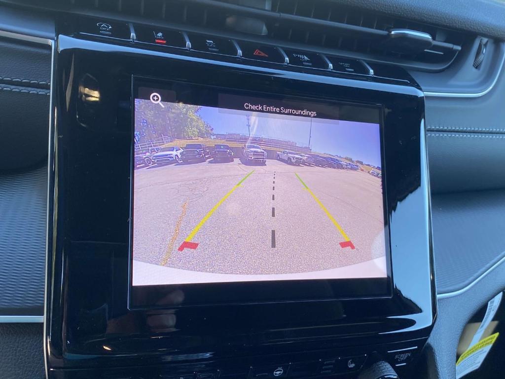 new 2025 Jeep Grand Cherokee car, priced at $40,573