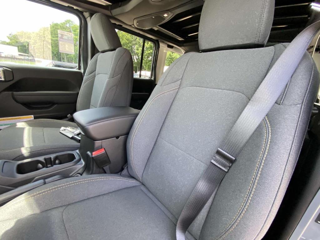 new 2025 Jeep Wrangler car, priced at $55,443