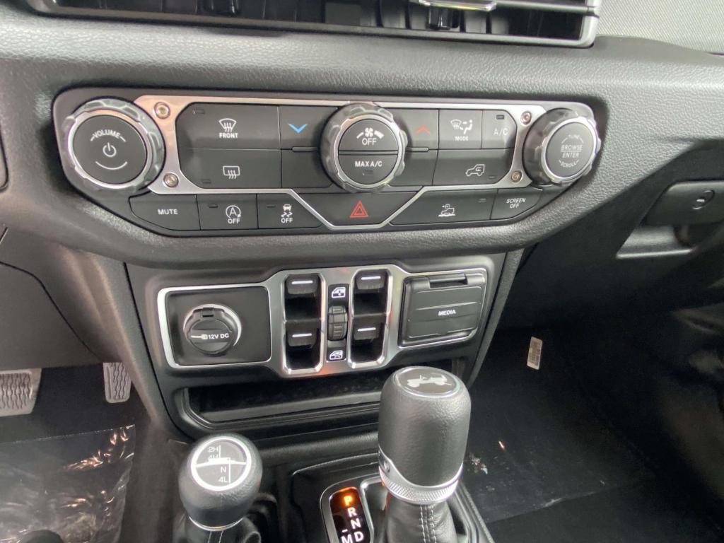 new 2026 Jeep Wrangler car, priced at $44,358