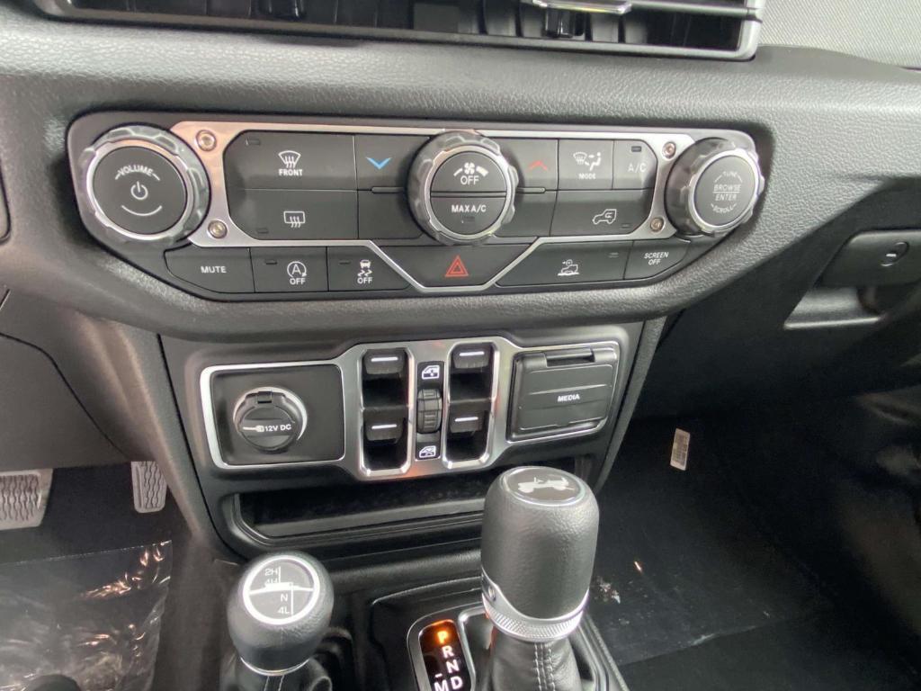 new 2026 Jeep Wrangler car, priced at $40,858