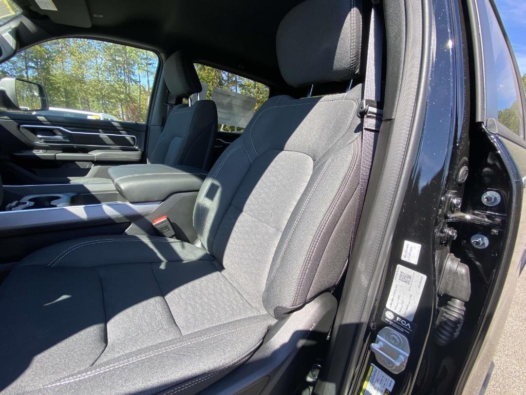 new 2025 Ram 1500 car, priced at $55,433