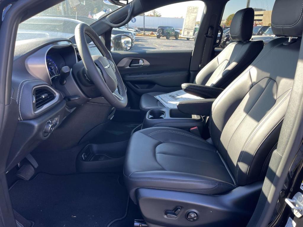 new 2026 Chrysler Pacifica car, priced at $42,127