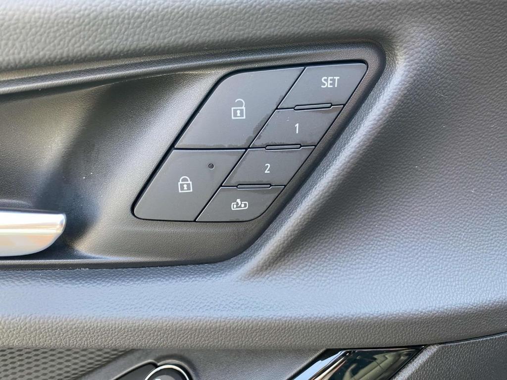 used 2025 Chevrolet Equinox car, priced at $29,500