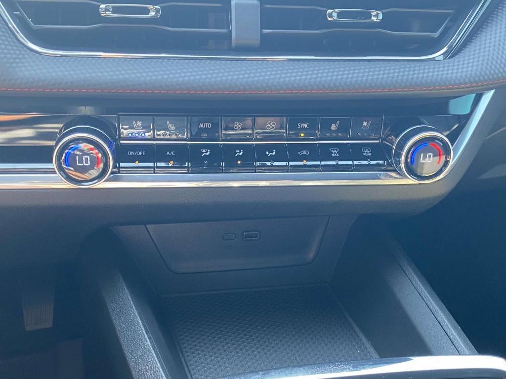 used 2025 Chevrolet Equinox car, priced at $29,500