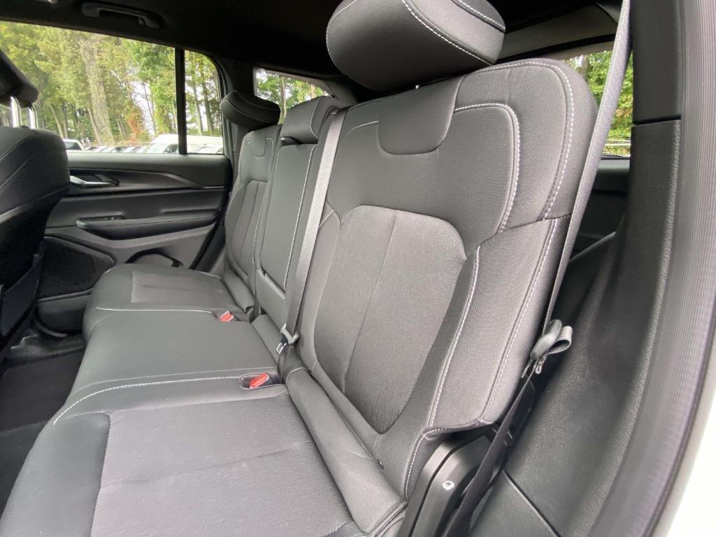 new 2025 Jeep Grand Cherokee car, priced at $35,897