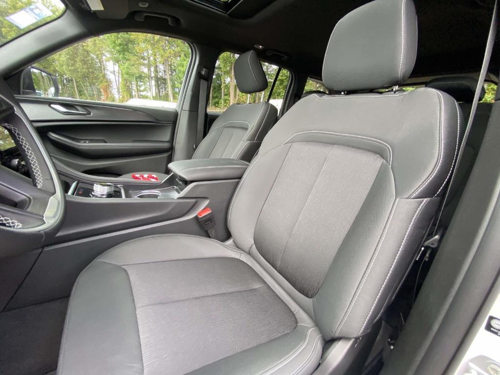 new 2025 Jeep Grand Cherokee car, priced at $35,897