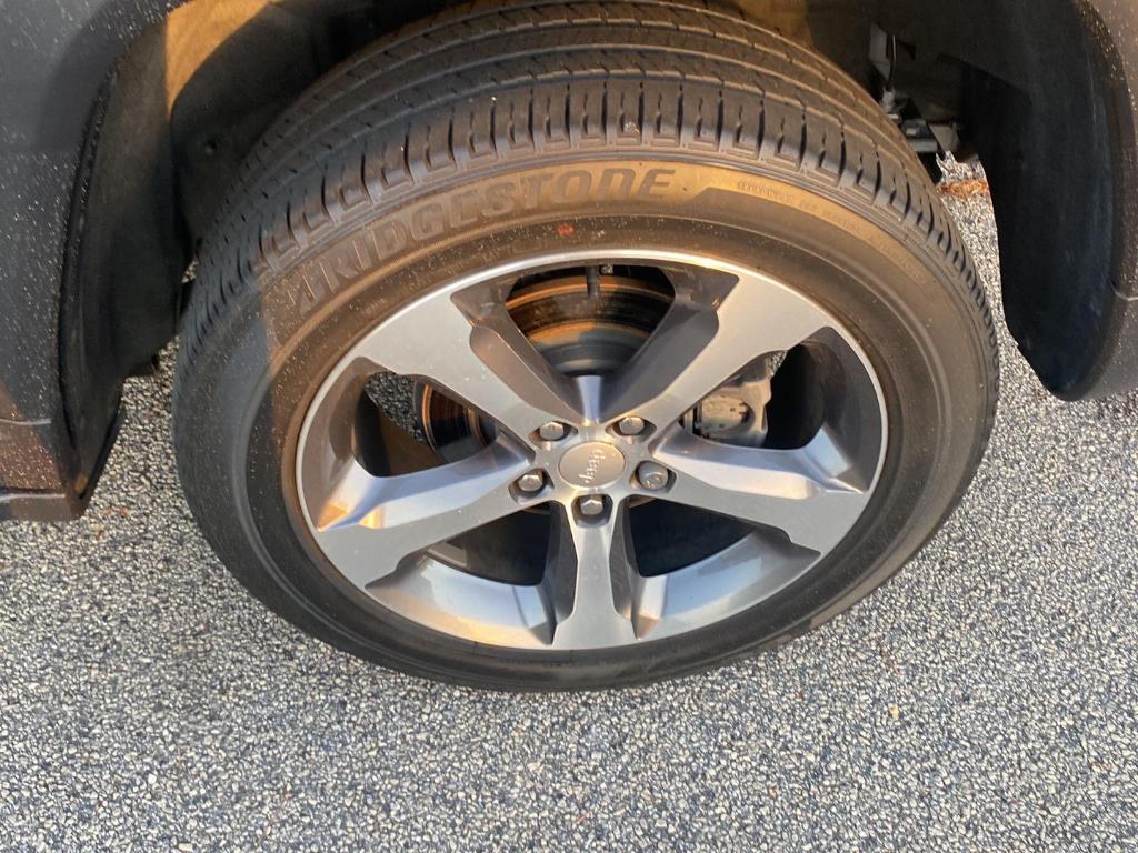 used 2023 Jeep Grand Cherokee car, priced at $31,494