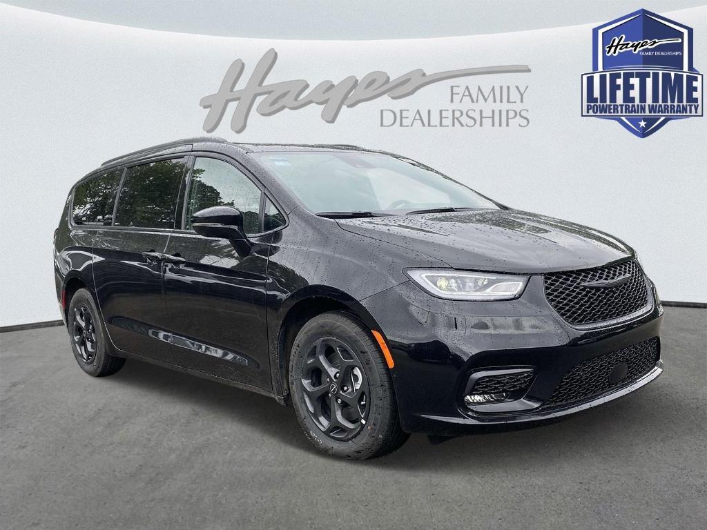 new 2025 Chrysler Pacifica Hybrid car, priced at $55,973