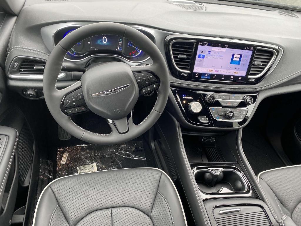 new 2025 Chrysler Pacifica Hybrid car, priced at $55,973