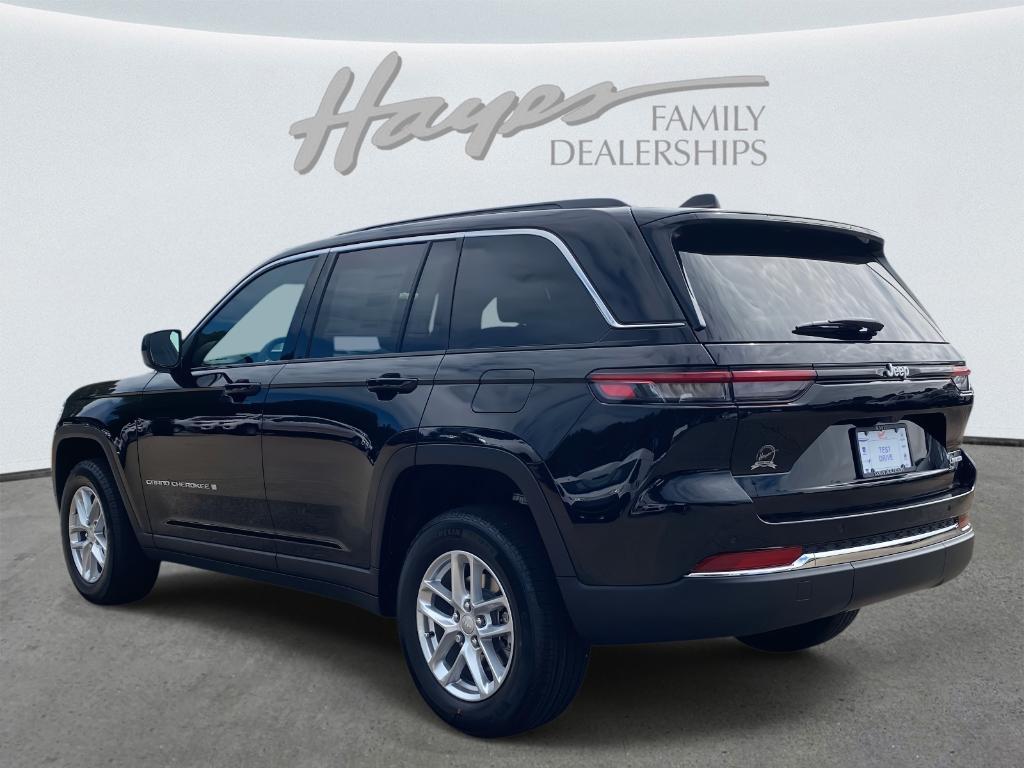 new 2025 Jeep Grand Cherokee car, priced at $40,174