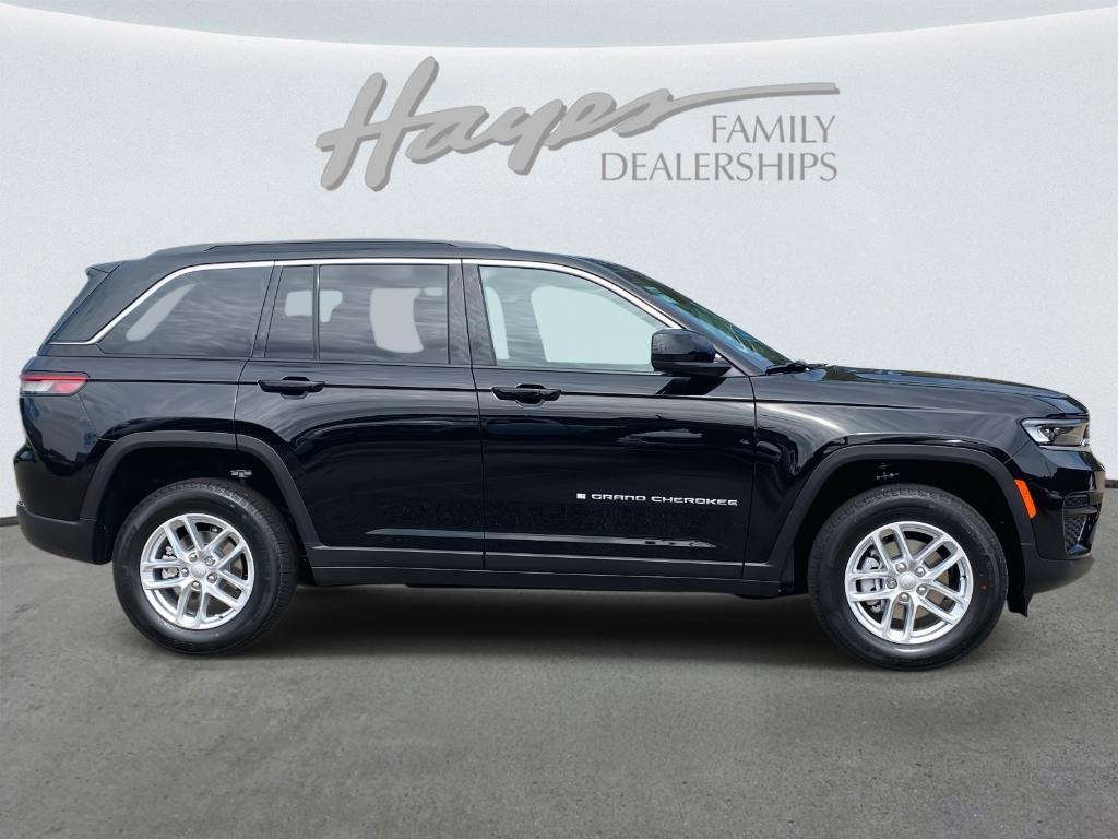 new 2025 Jeep Grand Cherokee car, priced at $40,174