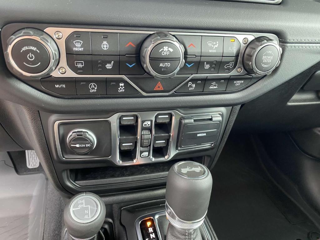 new 2025 Jeep Wrangler car, priced at $55,371