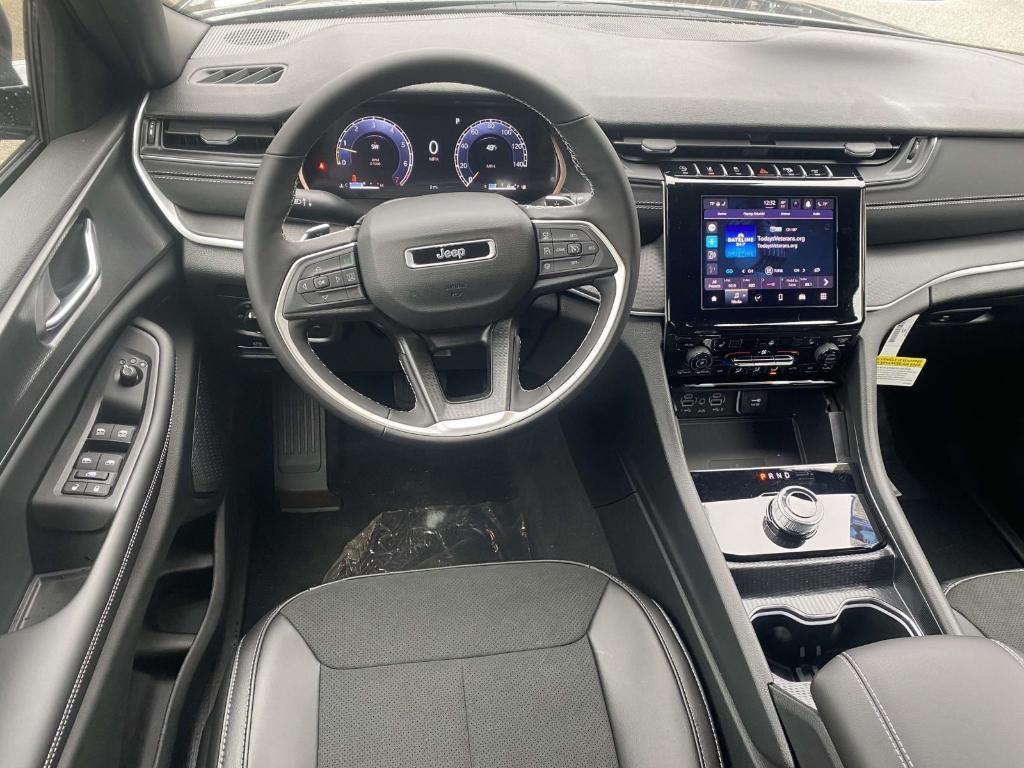 new 2025 Jeep Grand Cherokee car, priced at $44,092