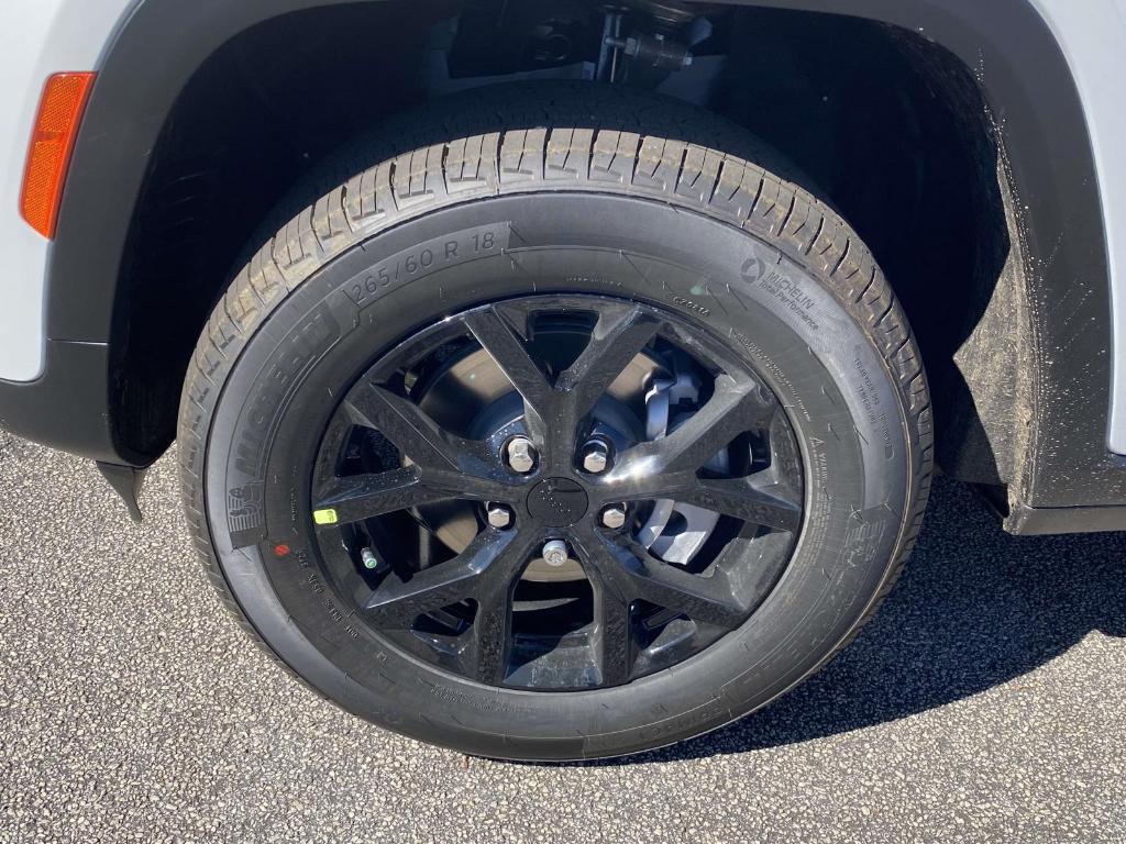 new 2025 Jeep Grand Cherokee car, priced at $41,596