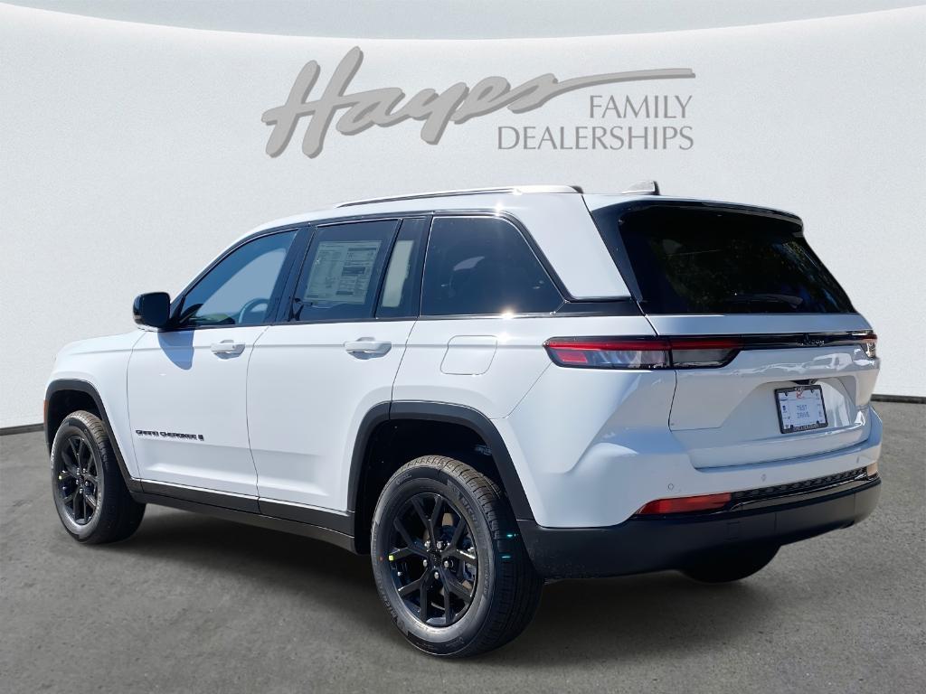 new 2025 Jeep Grand Cherokee car, priced at $41,596