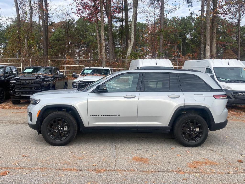 used 2024 Jeep Grand Cherokee car, priced at $30,977